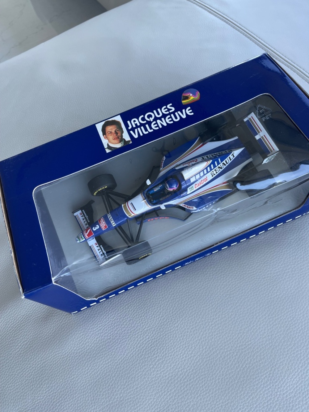 1997 Williams Renault Launch Version 1/18 Die Cast Jacques Villeneuve Racing Car